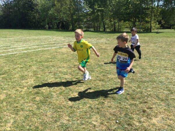 Costessey pupils run 1,186 miles in Mini London Marathon